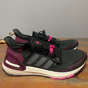 *NEW* Adidas Ultraboost Cold.rdy women’s 11 Black/Iron Metallic/Power Berry